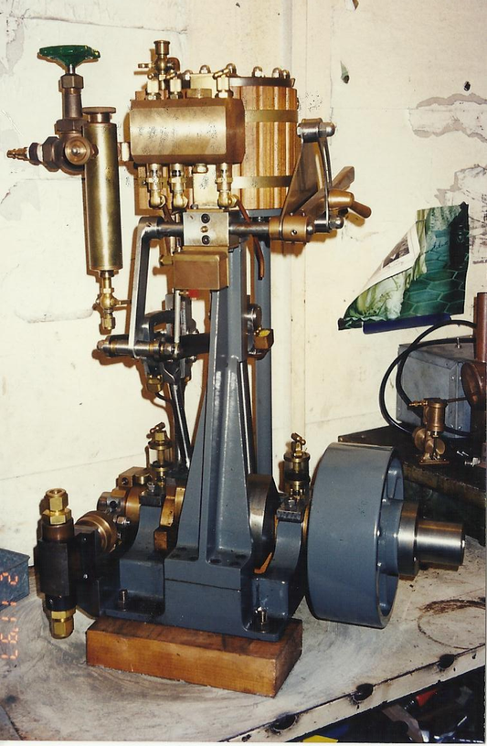 Bolton Number 17 Vertical Engine